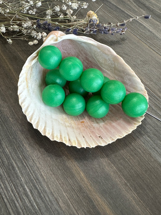Solid Color Beads - Christmas Green Pearl #122