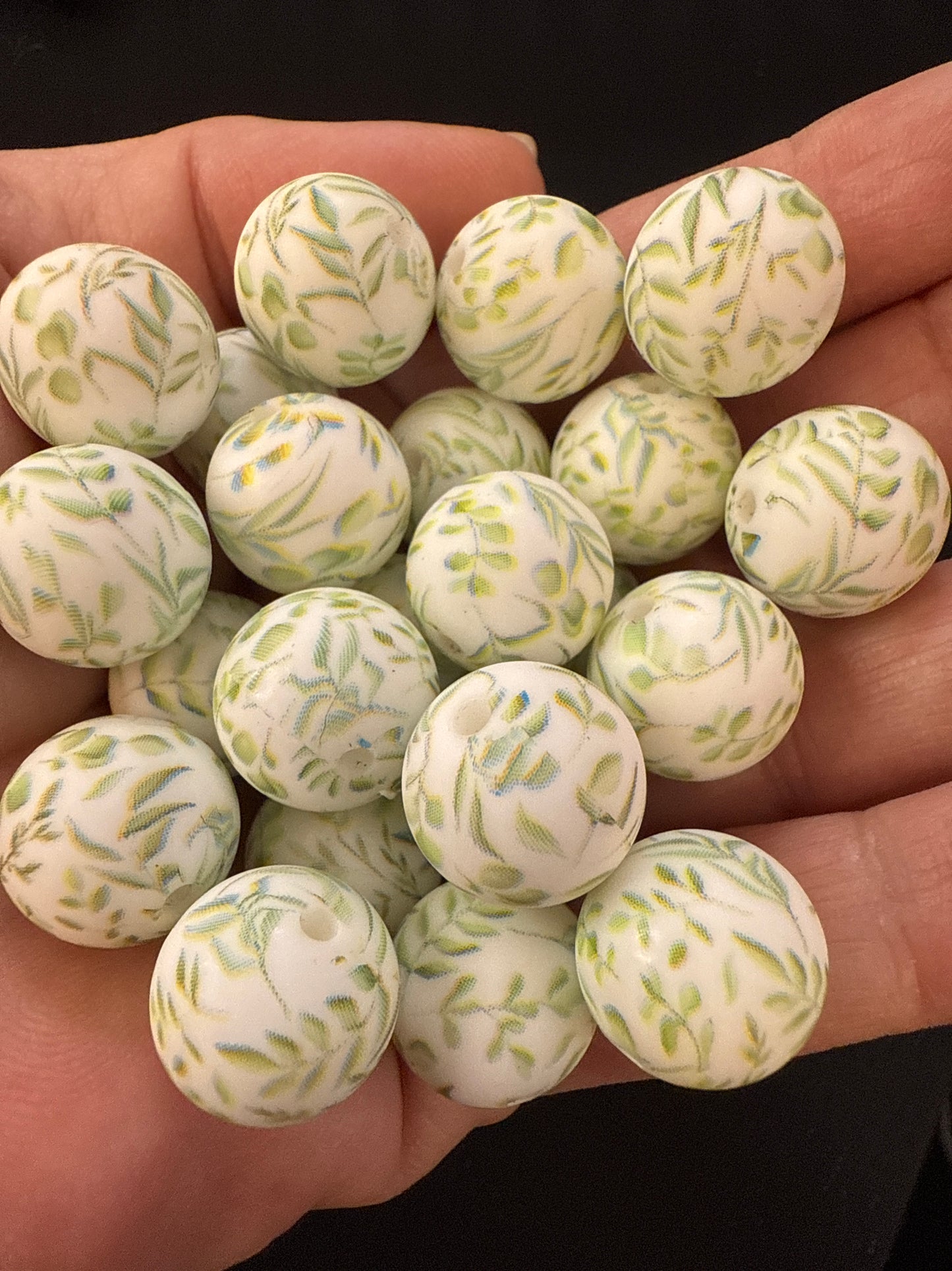 15mm Round Print Design Beads - Green Leaves P398