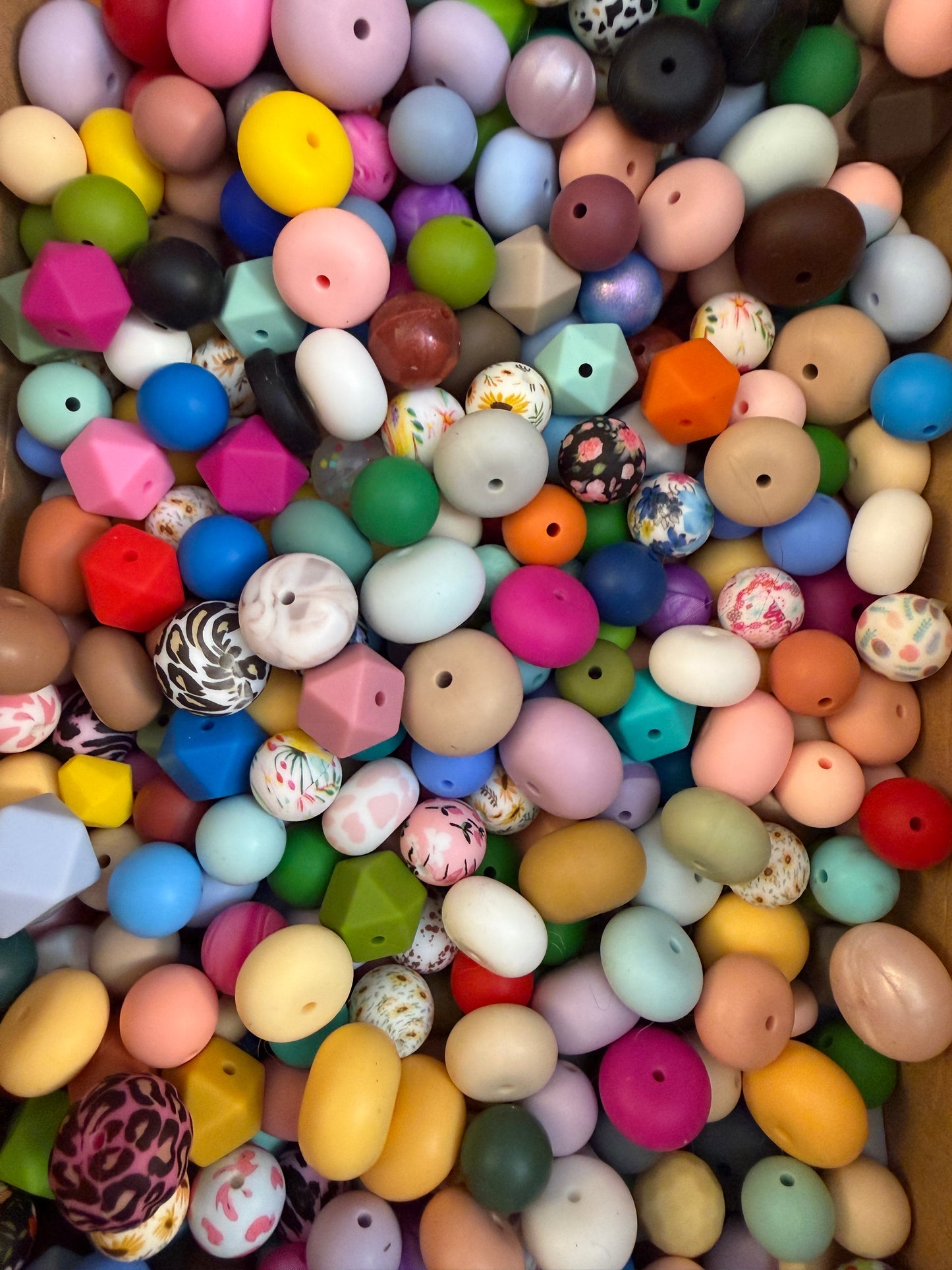 Random scoop of beads